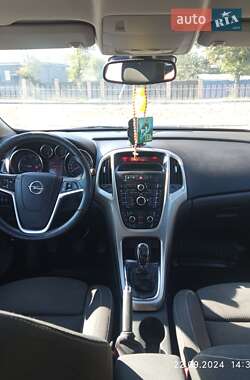 Универсал Opel Astra 2011 в 