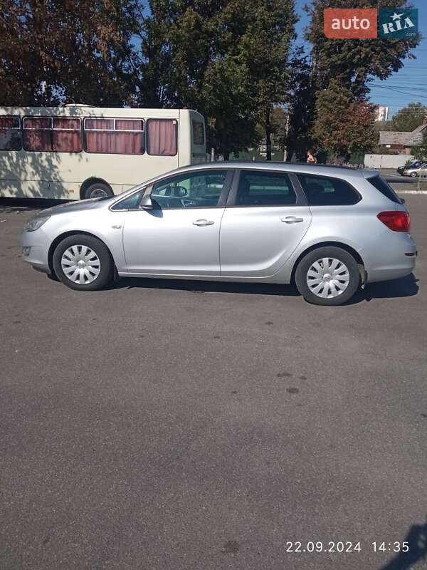 Универсал Opel Astra 2011 в Виннице