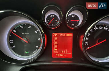 Седан Opel Astra 2012 в 