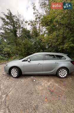 Универсал Opel Astra 2011 в Нетешине