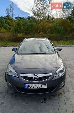 Універсал Opel Astra 2010 в Чорткові