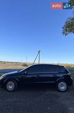 Хэтчбек Opel Astra 2006 в 
