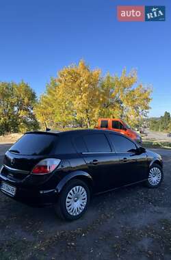 Хэтчбек Opel Astra 2006 в 