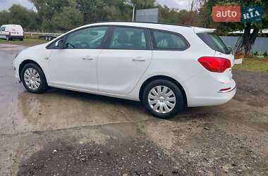 Универсал Opel Astra 2013 в Львове