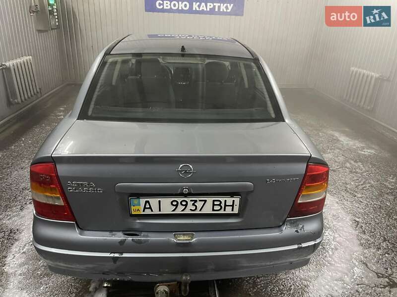 Седан Opel Astra 2007 в Лысянке