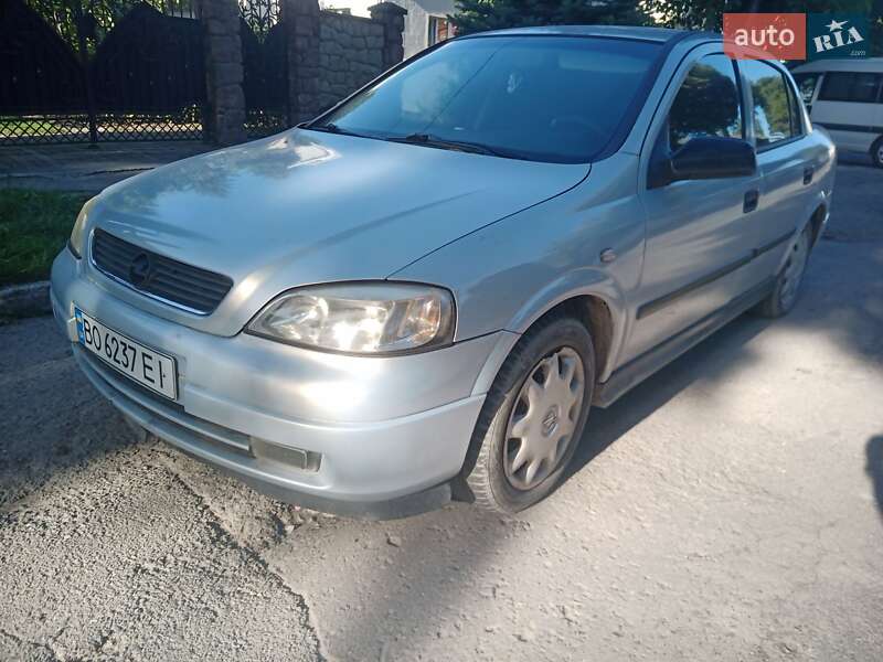 Седан Opel Astra 2004 в Тернополе