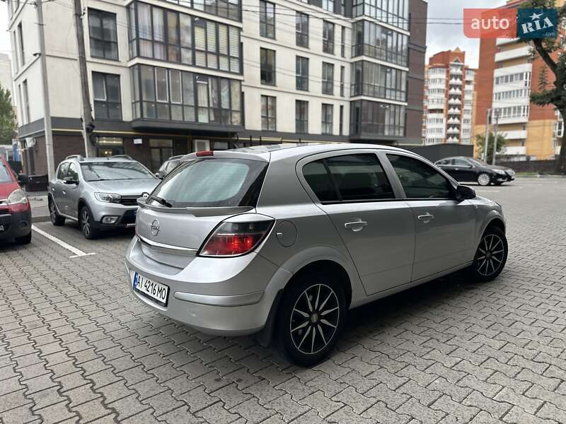Хэтчбек Opel Astra 2012 в Тернополе