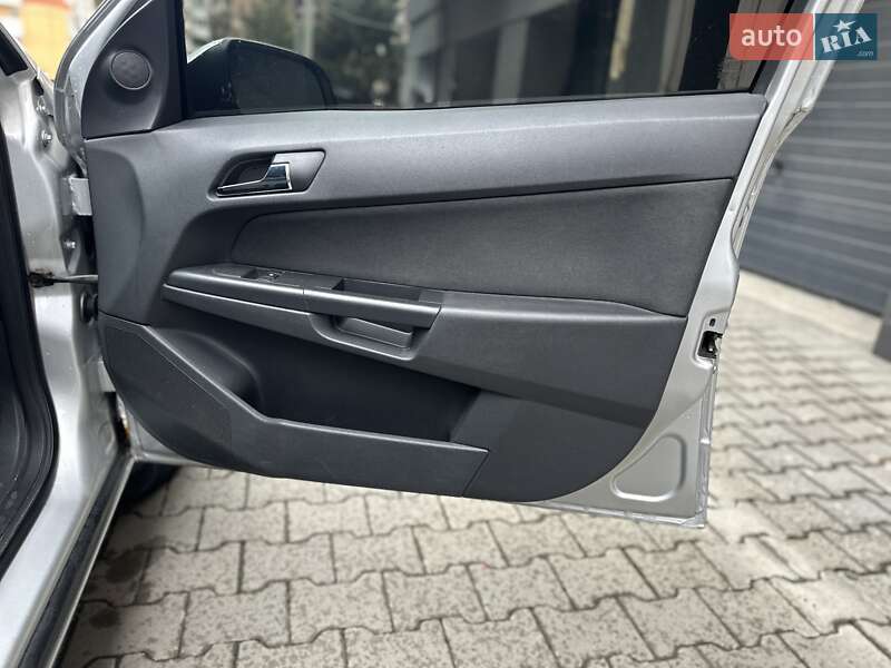 Хэтчбек Opel Astra 2012 в Тернополе