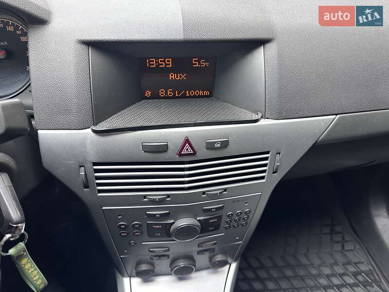 Хэтчбек Opel Astra 2012 в Тернополе