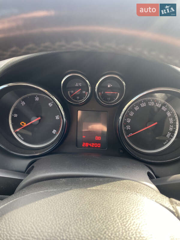 Хэтчбек Opel Astra 2010 в Мостиске