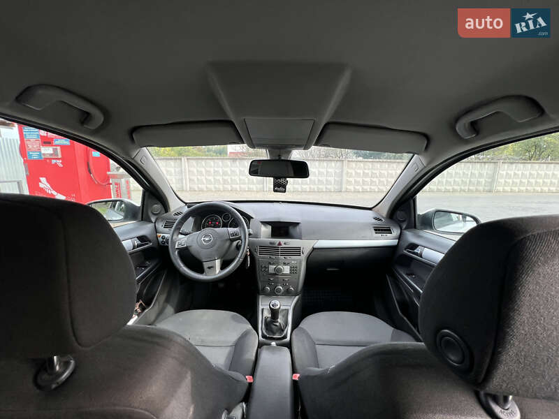 Универсал Opel Astra 2006 в Ужгороде