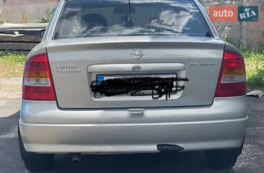 Седан Opel Astra 2006 в 