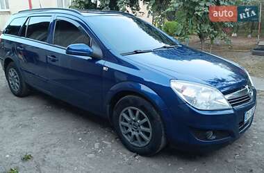 Универсал Opel Astra 2009 в Пядиках