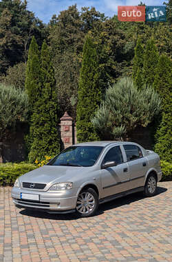 Седан Opel Astra 2006 в 