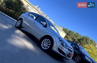 Хэтчбек Opel Astra 2009 в 