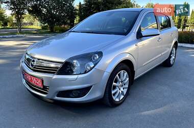 Хэтчбек Opel Astra 2009 в 