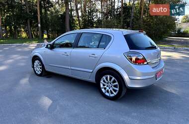 Хэтчбек Opel Astra 2009 в 