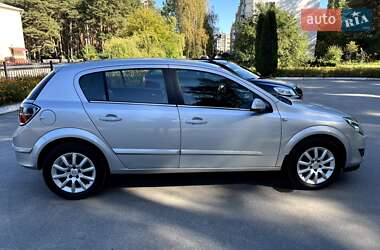 Хэтчбек Opel Astra 2009 в 