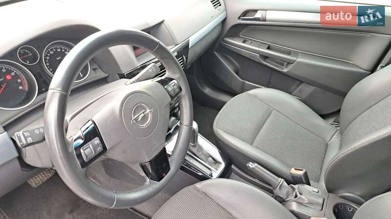 Хэтчбек Opel Astra 2008 в Умани