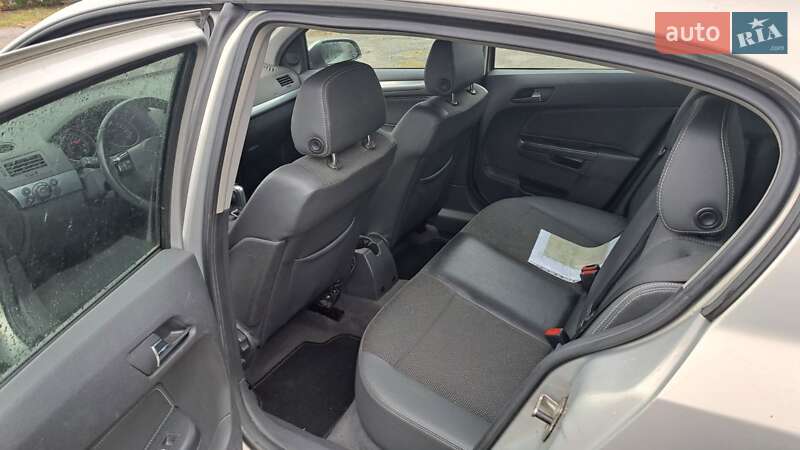 Хэтчбек Opel Astra 2008 в Умани