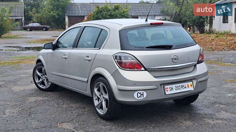 Хэтчбек Opel Astra 2008 в Умани