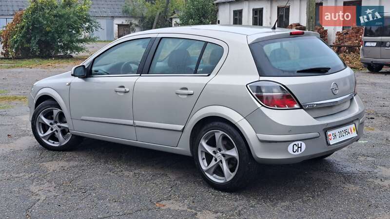 Хэтчбек Opel Astra 2008 в Умани