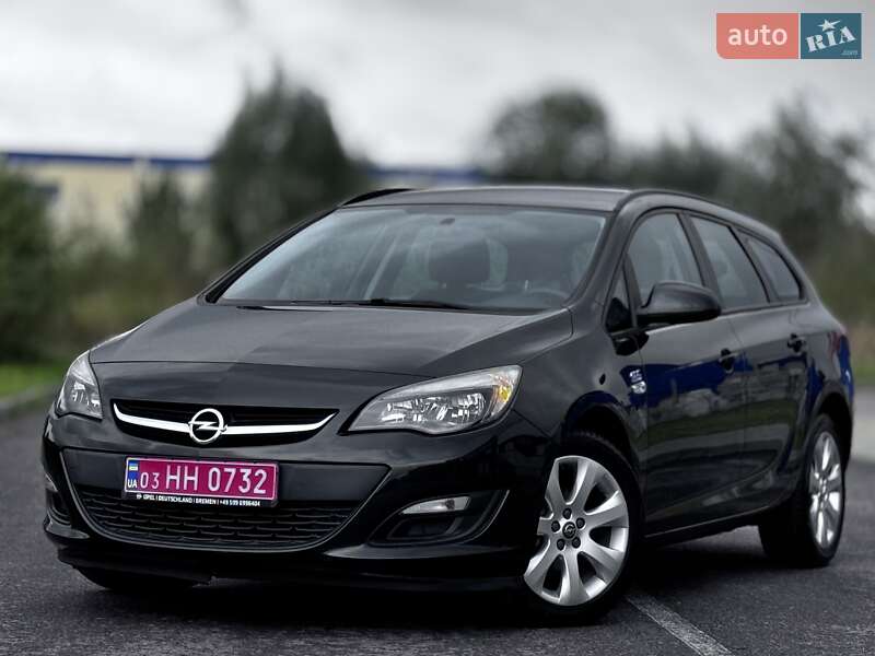 Универсал Opel Astra 2013 в 