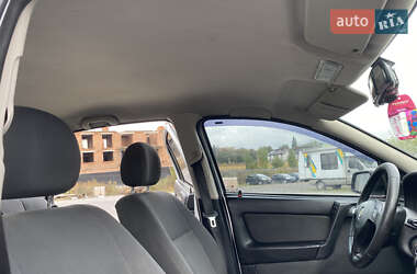 Седан Opel Astra 2005 в  фото 12 Седан Opel Astra 2005 в