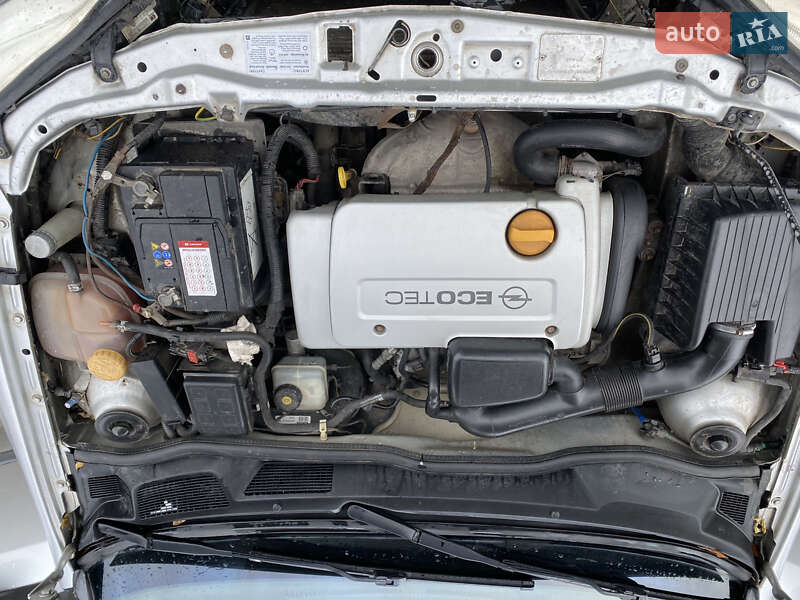 Седан Opel Astra 2005 в Ровно