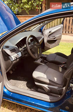 Универсал Opel Astra 2005 в 