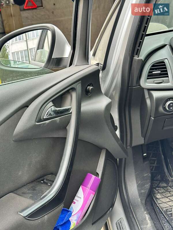 Хэтчбек Opel Astra 2010 в Черновцах
