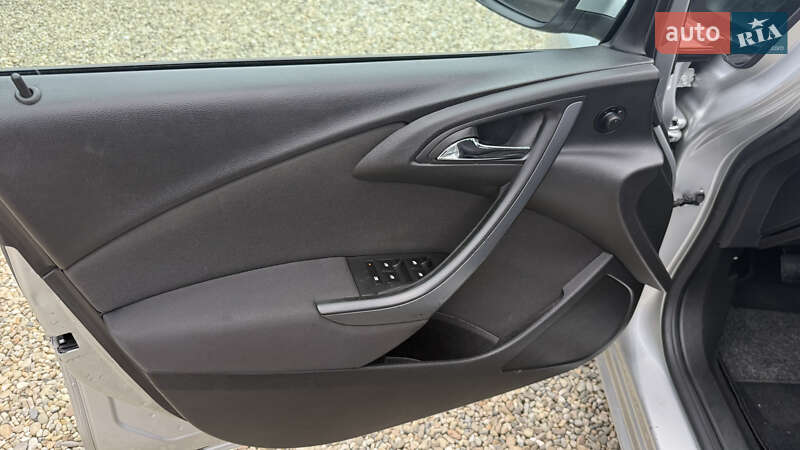 Универсал Opel Astra 2015 в Калуше