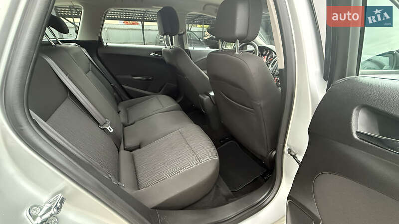 Универсал Opel Astra 2015 в Калуше