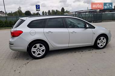 Универсал Opel Astra 2012 в 