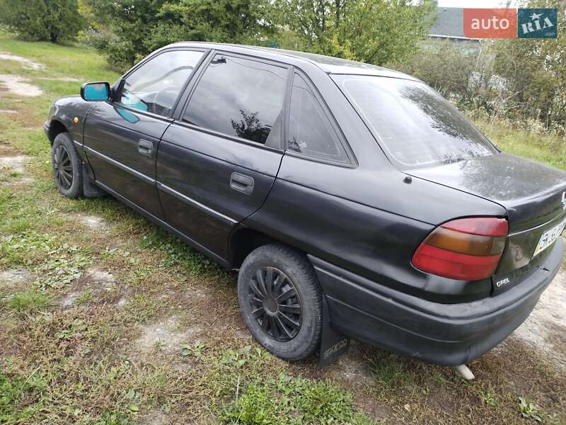 Седан Opel Astra 1994 в Костополе