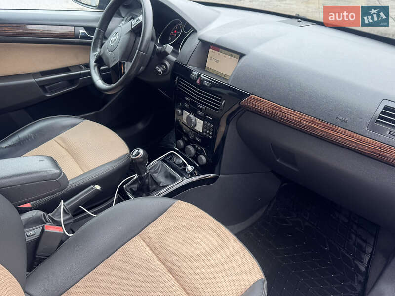 Универсал Opel Astra 2007 в Стрые