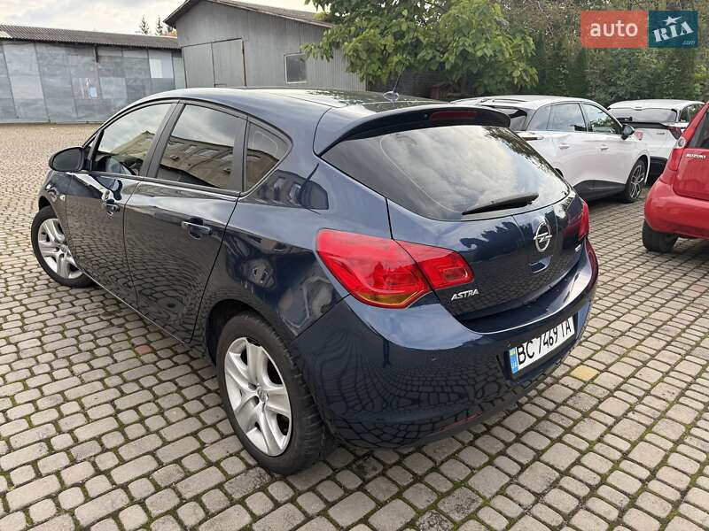 Хэтчбек Opel Astra 2010 в Шептицькому