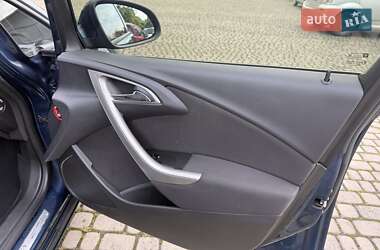 Хэтчбек Opel Astra 2010 в 
