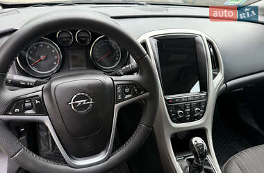 Универсал Opel Astra 2011 в 