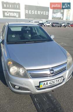 Седан Opel Astra 2011 в 