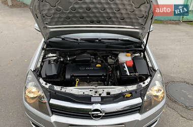 Универсал Opel Astra 2005 в 
