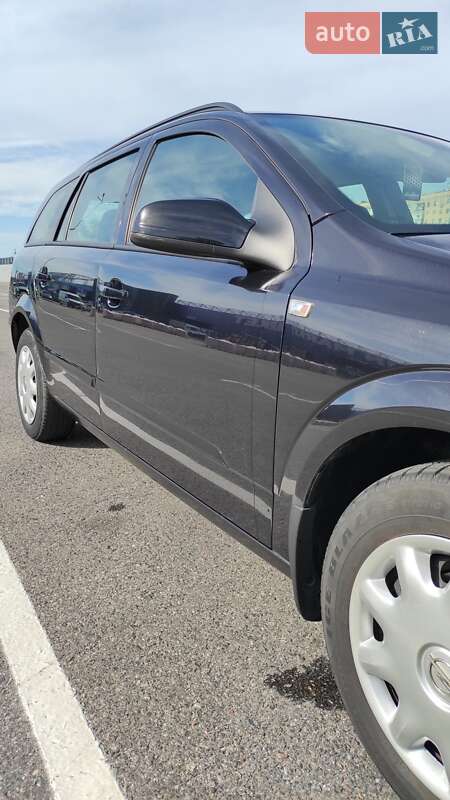 Универсал Opel Astra 2008 в Полтаве