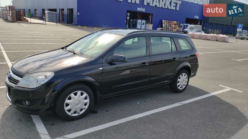 Универсал Opel Astra 2008 в Полтаве