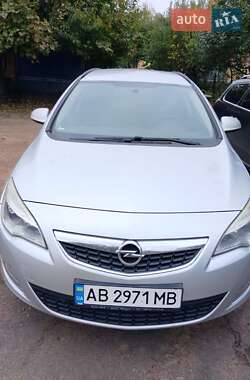 Універсал Opel Astra 2012 в Вінниці