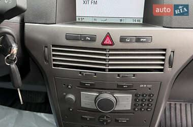 Универсал Opel Astra 2006 в 