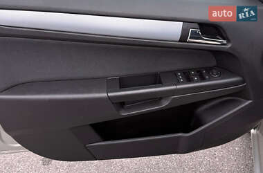 Универсал Opel Astra 2006 в 
