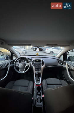 Хэтчбек Opel Astra 2010 в 