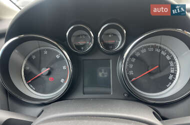 Универсал Opel Astra 2011 в 