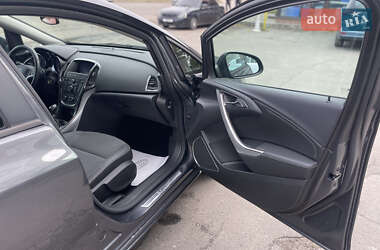 Универсал Opel Astra 2011 в 