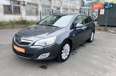 Универсал Opel Astra 2011 в 